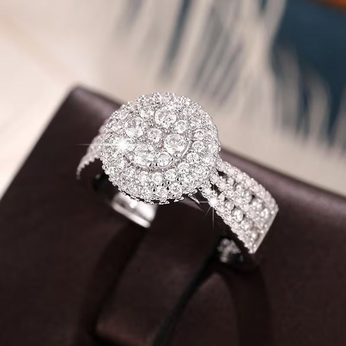 Anillo de Compromiso de Lujo para Mujer con Micro Pavé Sintético