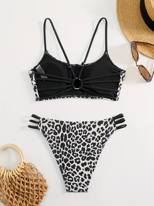 Conjunto de Traje de Baño para Mujer con Estampado de Leopardo y Detalle de Cordones