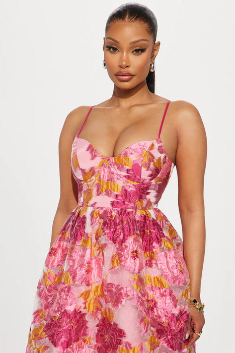 Fashion Nova Vestido Midi Floral para Cama de Flores - Fucsia