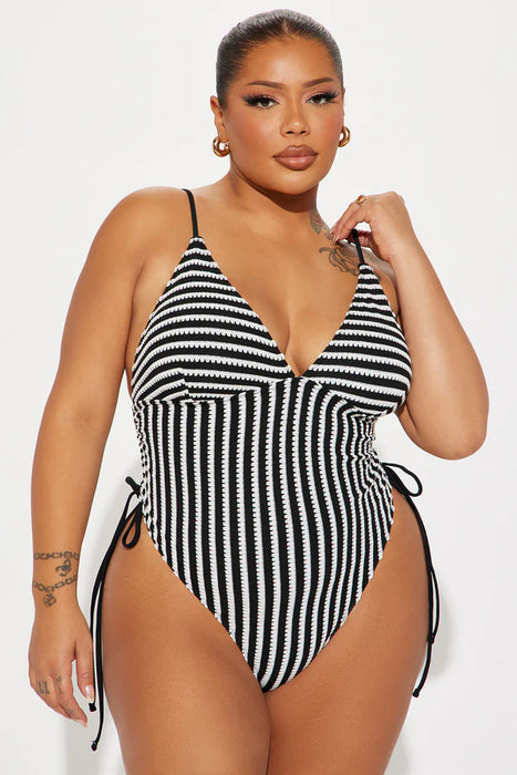 FASHIONNOVA Traje de baño de una pieza texturizado estilo Summer Chic