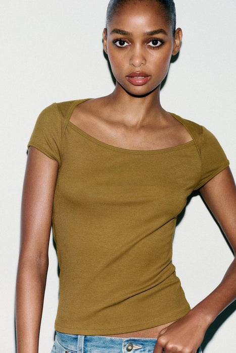 Zara Camiseta de cuello cuadrado y mangas cortas