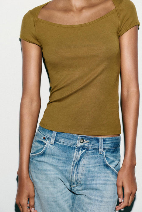 Zara Camiseta de cuello cuadrado y mangas cortas