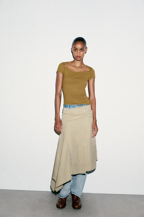 Zara Camiseta de cuello cuadrado y mangas cortas