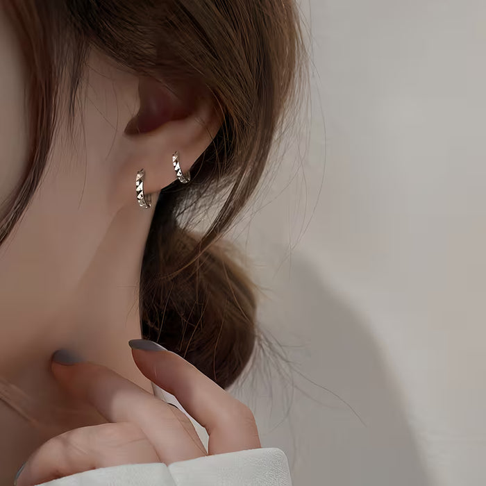 Pendientes de acero inoxidable pulido en forma de diamante, fáciles y elegantes