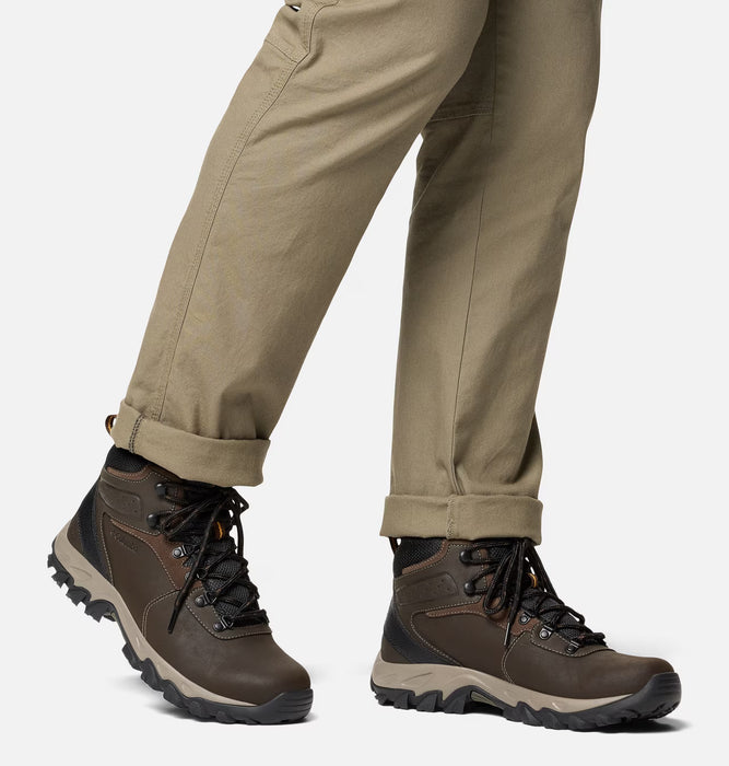 COLUMBIA Bota de senderismo impermeable Newton Ridge™ Plus II para hombre, Ancho