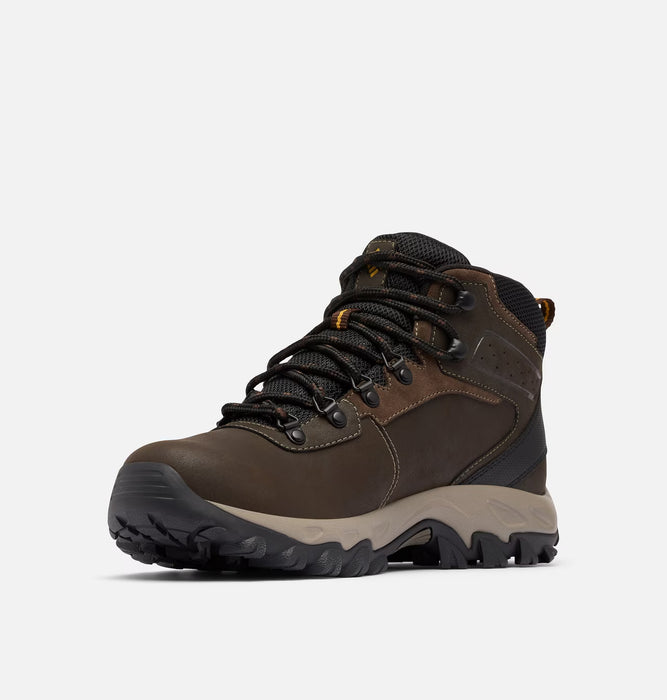 COLUMBIA Bota de senderismo impermeable Newton Ridge™ Plus II para hombre, Ancho