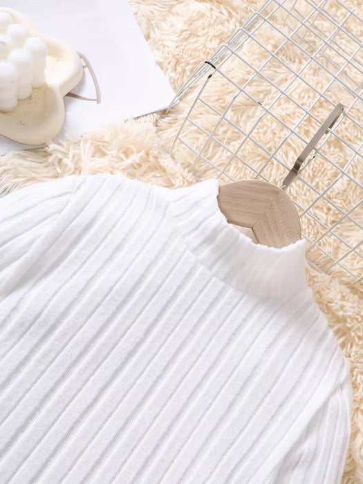 Conjunto Casual para Niñas: Top de Punto con Cuello Alto + Falda de Pana con Tirantes