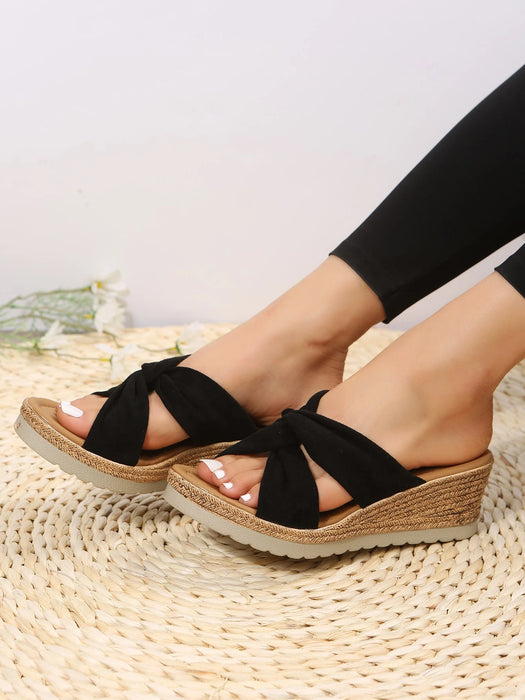 Sandalias de cuña con decoración de trenzado