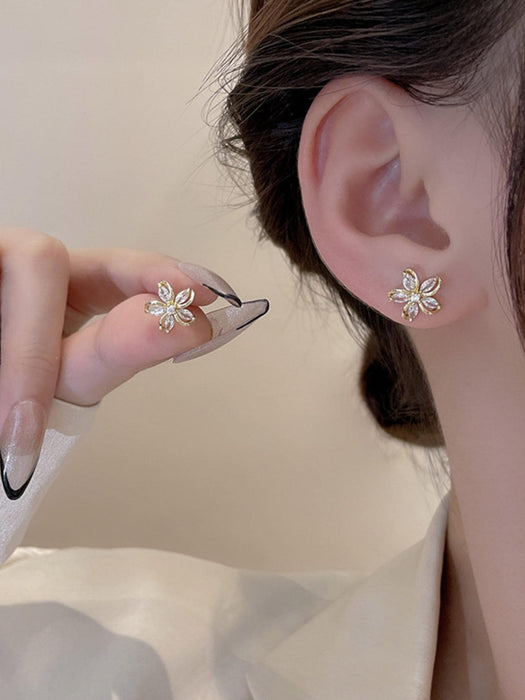 SHEIN 1 par de pendientes de botón con flor de circonita transparente