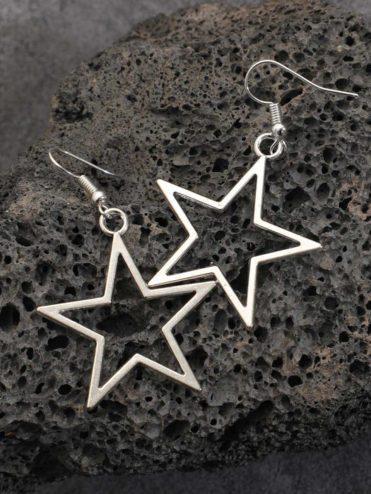 Shein Pendientes colgantes de estrella calada multicolor, sencillos y modernos