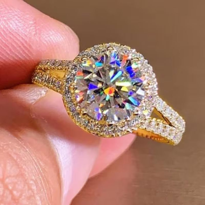 Anillo de Boda para Mujer con 4 Garras y Piedra Redonda de Estrás