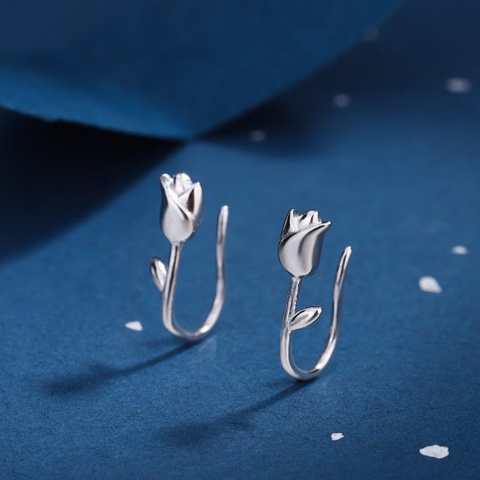 Elegantes y artísticos aretes con forma de tulipán, adiciones florales versátiles