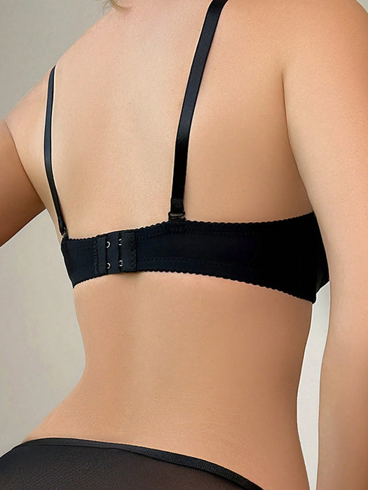 Conjunto de lencería: sujetador y braguita con aros y lazo bordado