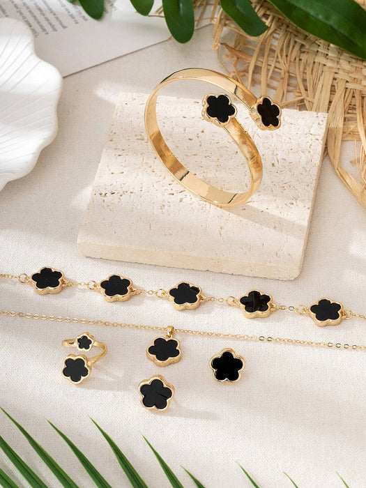 SHEIN 1 juego de joyas para mujer. Incluye 1 collar con colgante de trébol, 1 pulsera..