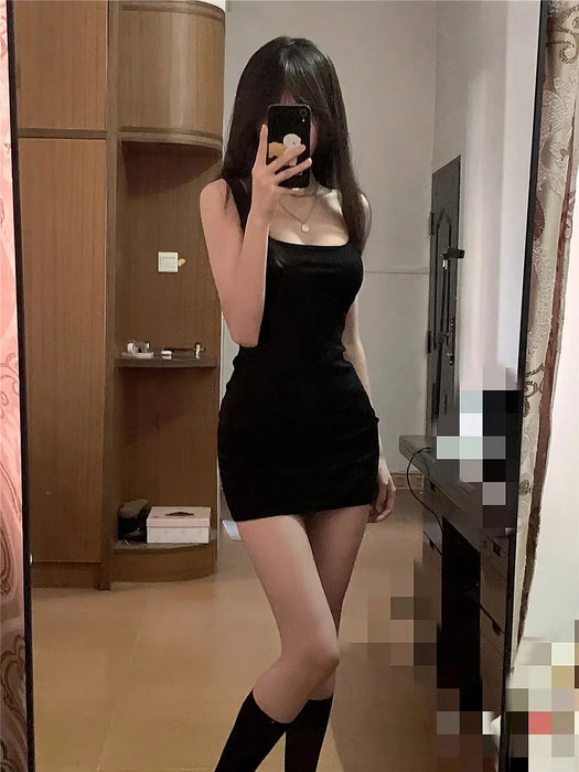 SHEIN INAWLY Vestido Entallado Sin Mangas De Cuello Cuadrado Y Color Sólido