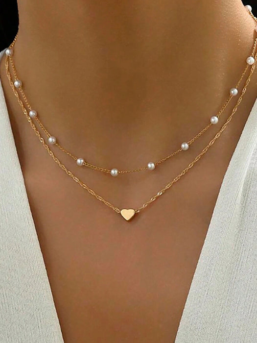 SHEIN Exquisito colgante en forma de corazón con cadena de perlas sintéticas, collar sencillo y elegante