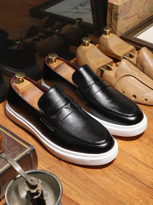 SHEIN Mocasines de hombre de nuevo estilo, versión coreana de los zapatos