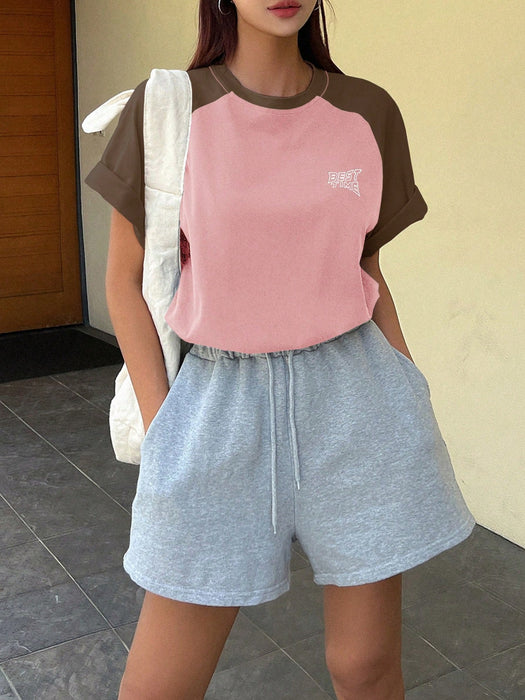 Shein DAZY Camiseta de manga raglán con estampado gráfico de letras en contraste