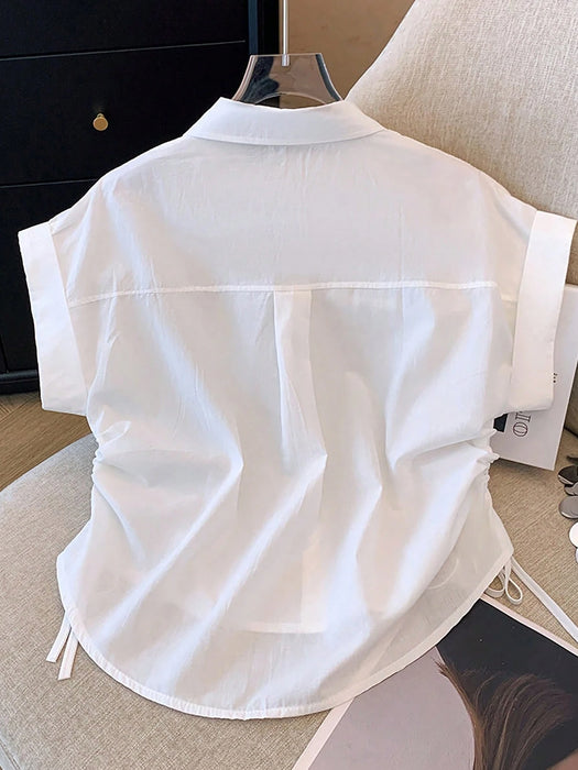 SHEIN INAWLY Camisa de manga corta con estampado de caballero y cierre de un solo botón para mujer