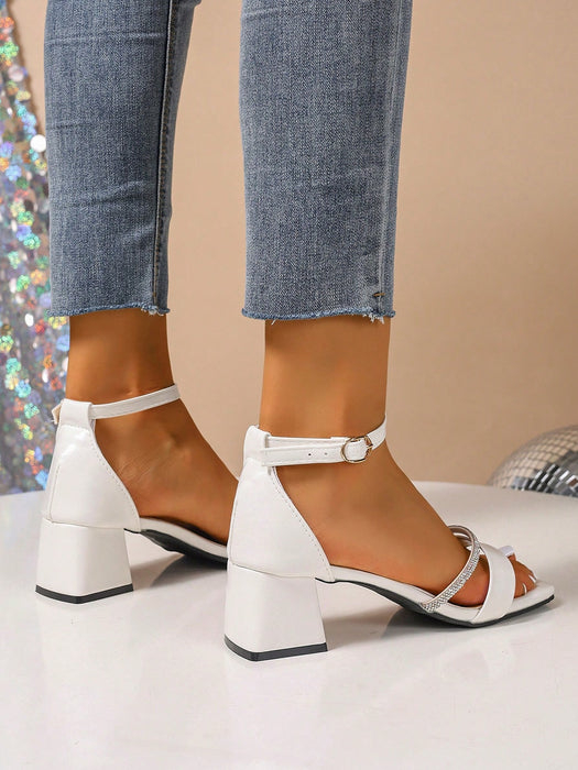 SHEIN Sandalias blancas de tacón alto y  grueso adornado con cristales para mujer, punta cuadrada a la moda