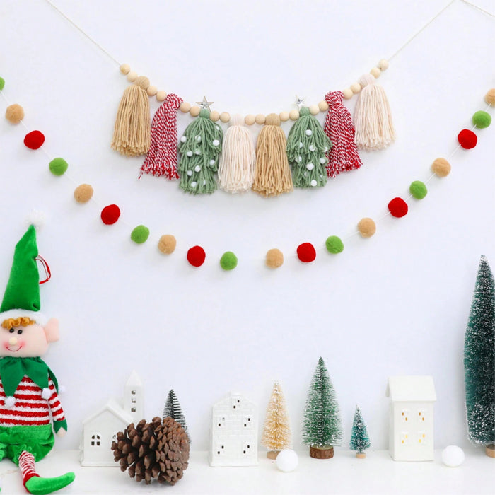 Shein Guirnalda de borlas navideñas y guirnaldas de pompones rojos, blancos, verdes y marrones para colgar en la pared