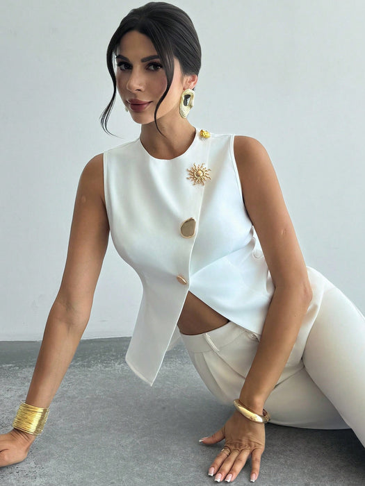 SHEIN Firerie Blusa sin mangas elegante y formal para mujer, color blanco con botones metálicos dorados