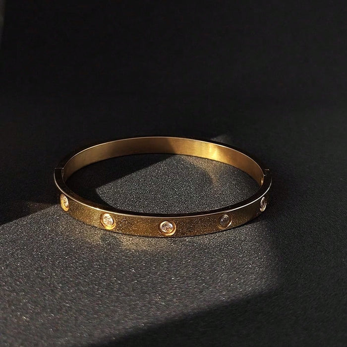 SHEIN Pulsera rígida de diseño con cristales CZ pavé, 7,5 pulgadas para mujer