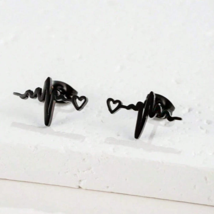 1 par de pendientes de botón con forma de corazón y onda, de acero inoxidable negro