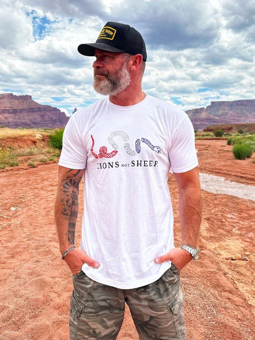 Camiseta RWB "Únete o muere" de Lions Not Sheep