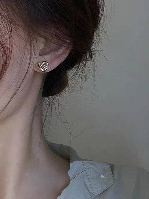 SHEIN 1 par de pendientes de botón con circonita cúbica en forma de corazón