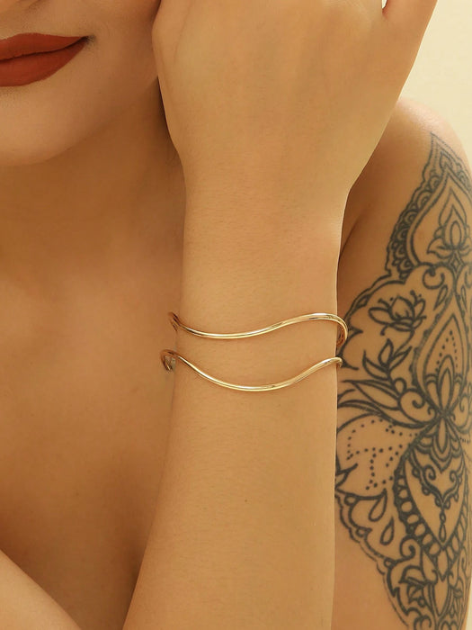 1 brazalete pequeño y minimalista de metal dorado para mujer