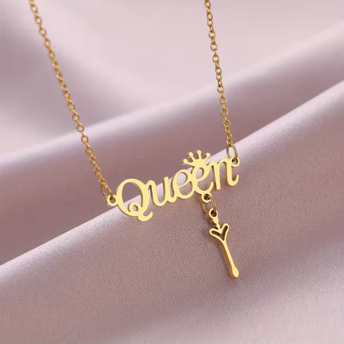 Collar de Acero Inoxidable para Mujer con Colgante de Corona de Reina y Llave