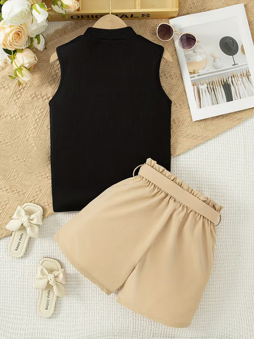 Conjunto casual de verano para niñas con una camiseta sin mangas de cuello redondo y pantalones cortos