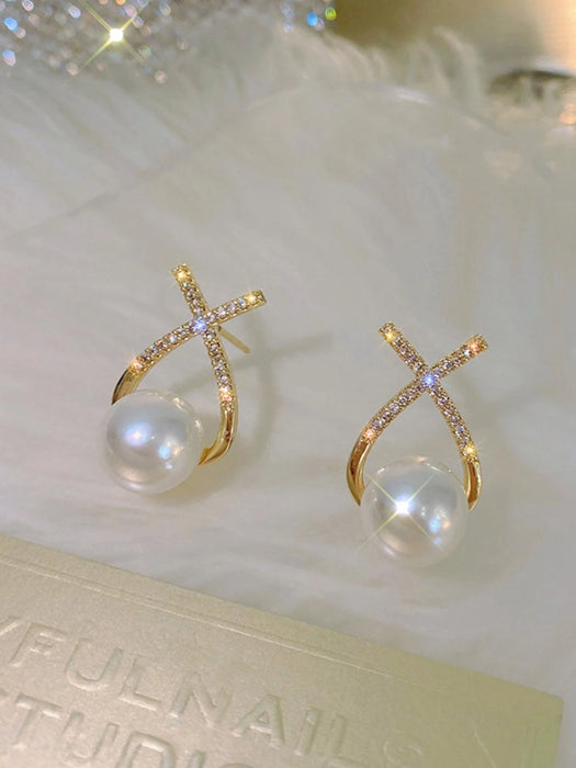 SHEIN 1 par de pendientes de botón cruzados con diamantes de imitación y perlas de imitación.