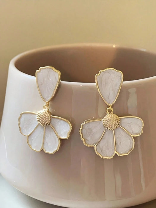 1 pieza de pendientes colgantes florales de esmalte blanco