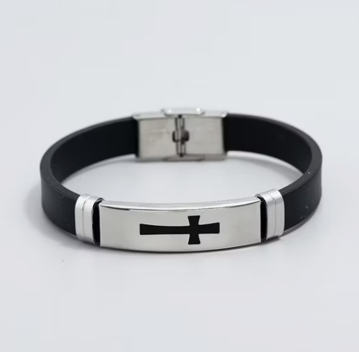Shein Pulsera de acero inoxidable con cruz y cierre magnético
