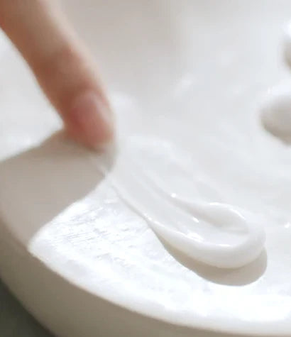 Meebak Crema para el contorno de ojos con bakuchiol, cafeína y centella asiática