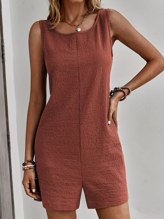 Elegante mono sin mangas para el verano con detalle en la espalda