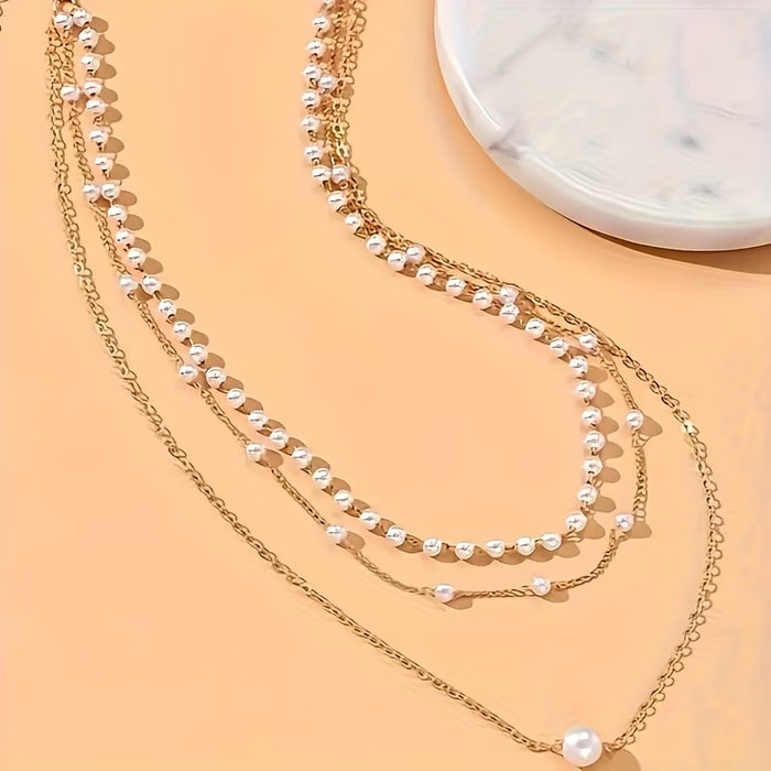 Collares elegantes de perlas de imitación de triple capa para mujer