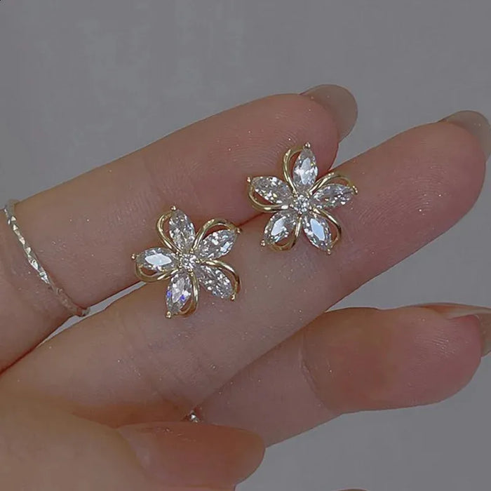 Pendientes de semental de flores delicadas para mujeres