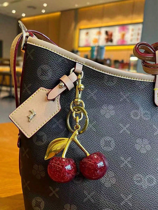1 pieza Colgante de cristal con forma de cereza, brillante con clip, accesorios de resina y metal brillantes