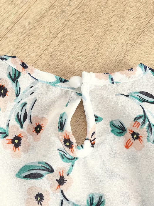 Conjunto de top casual con estampado de encaje, pantalones cortos holgados y cinturón para niña