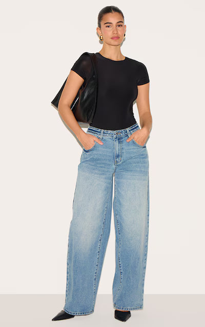 PRETTY LITTLE THING Body básico negro de manga corta