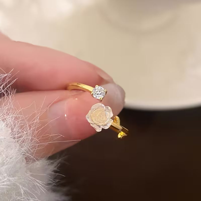 Anillo Ajustable de Estilo Y2K con Camelia Elegante