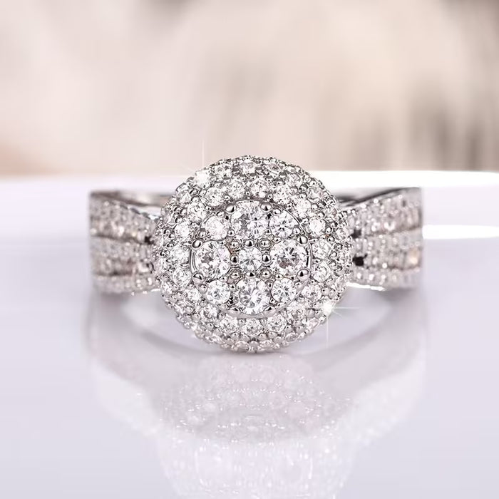 Anillo de Compromiso de Lujo para Mujer con Micro Pavé Sintético