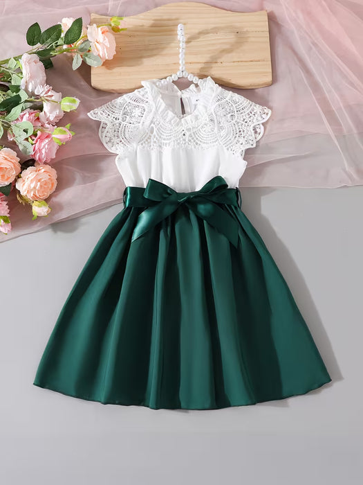 Vestido Tejido y Cuello de Encaje en Color Sólido con Cinturón para Niñas