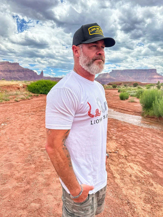 Camiseta RWB "Únete o muere" de Lions Not Sheep