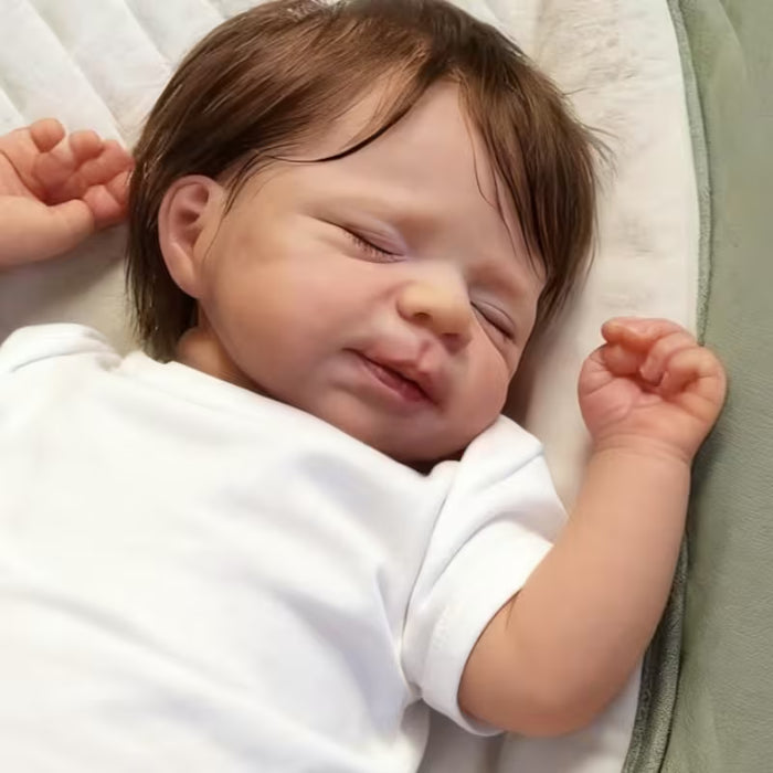 Una muñeca bebé reborn de 48 cm (19 pulgadas) que duerme