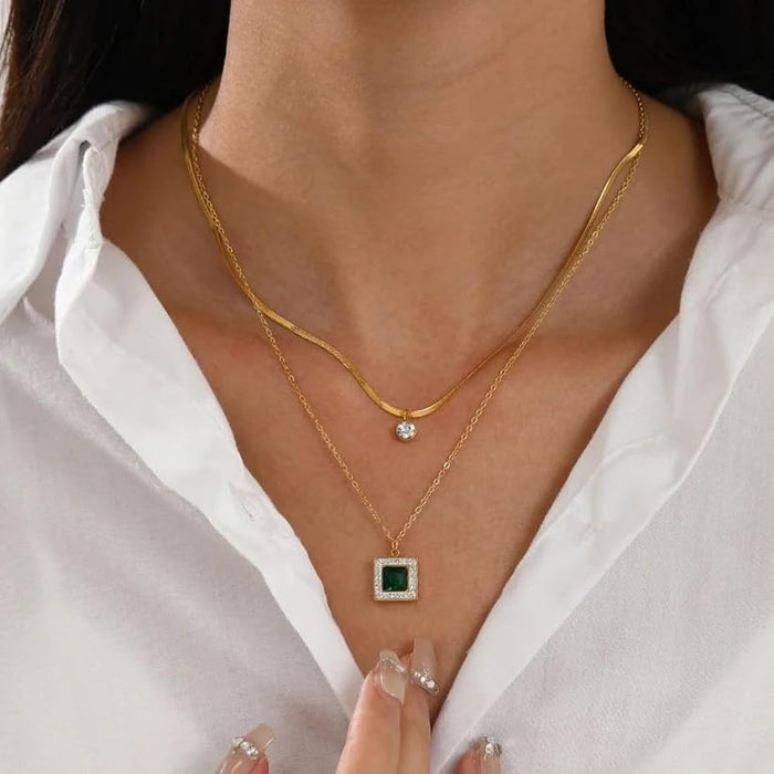 Collar Para Mujer Con Colgante De Acero Titanio Con Diamantes De Imitación En Diseño De Corona