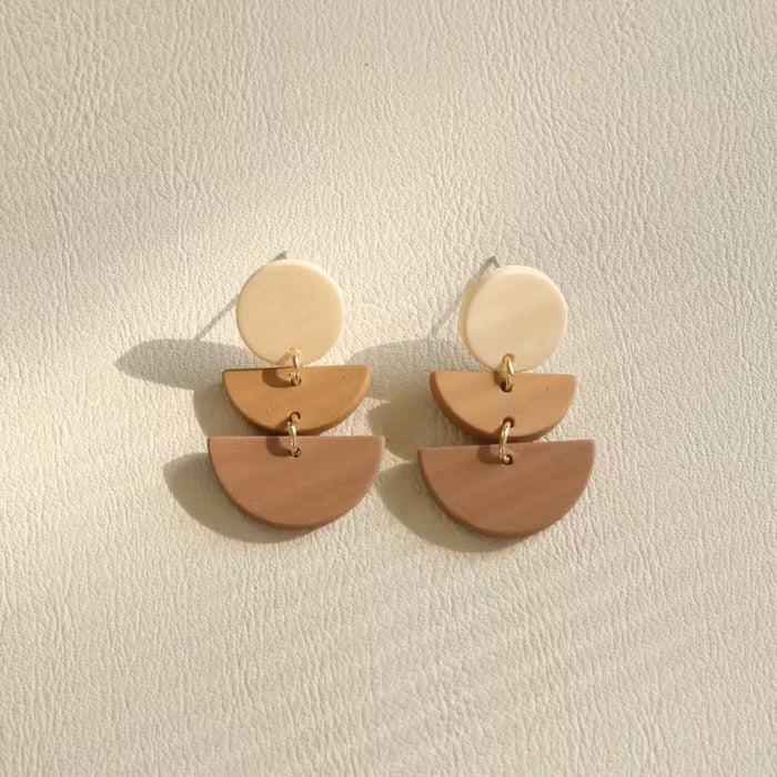 Pendientes colgantes con diseño de semicírculo y láminas redondas, estilo retro